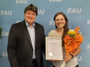 Prof. Boccaccini with Dr. Susaine Heid recieving her award