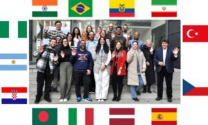 Prof. Boccaccini with all the visitors in front of the Institute